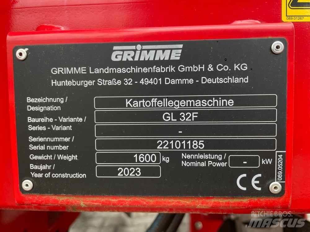 Grimme GL 32 F Potato Planters