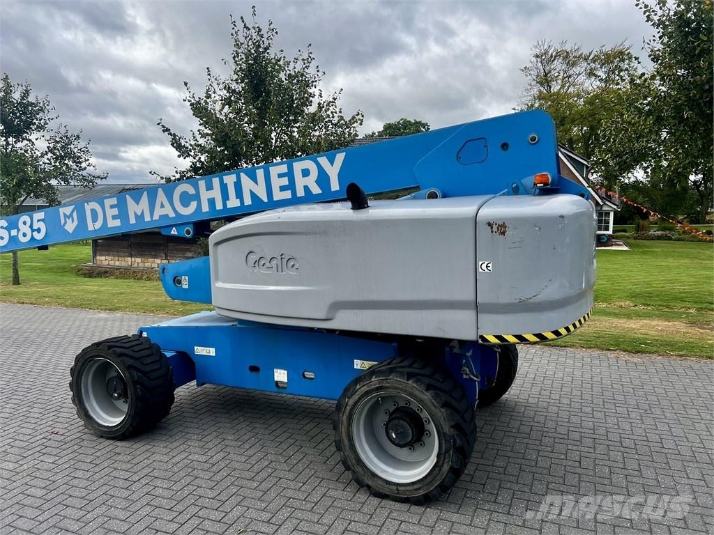 Genie S 85 Telescopic boom lifts