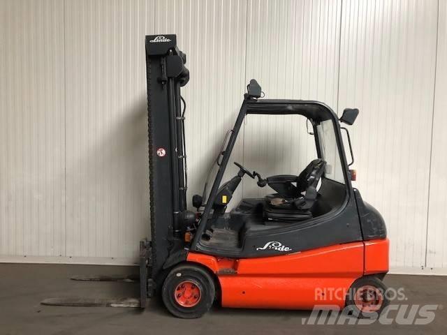 Linde E25-02 Electric Forklifts