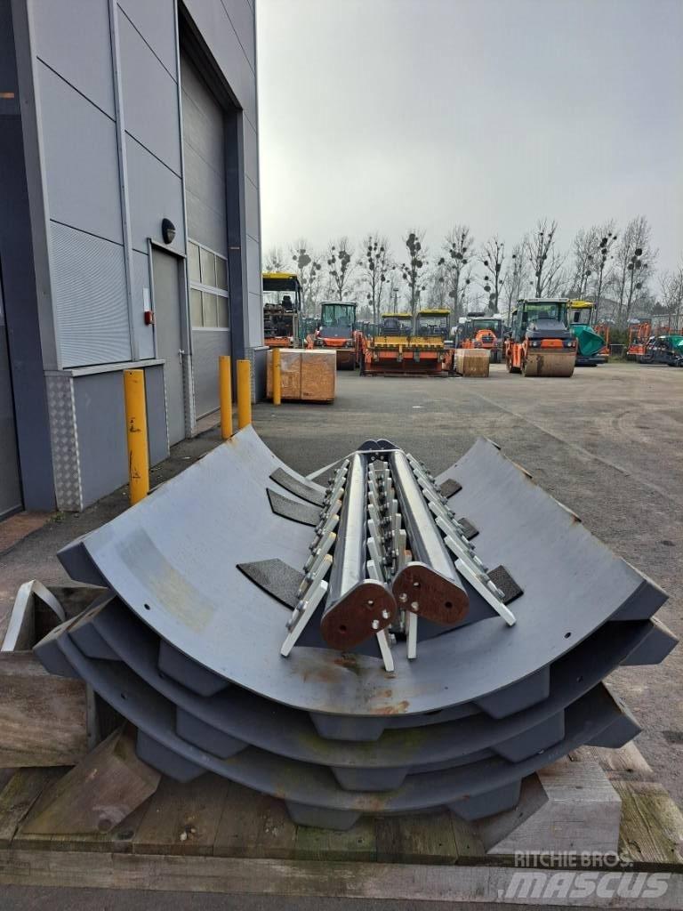 Hamm H13 i Tracks, chains and undercarriage