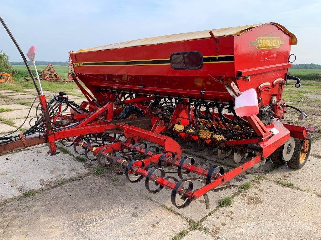Väderstad Rapid400F Farm Drills