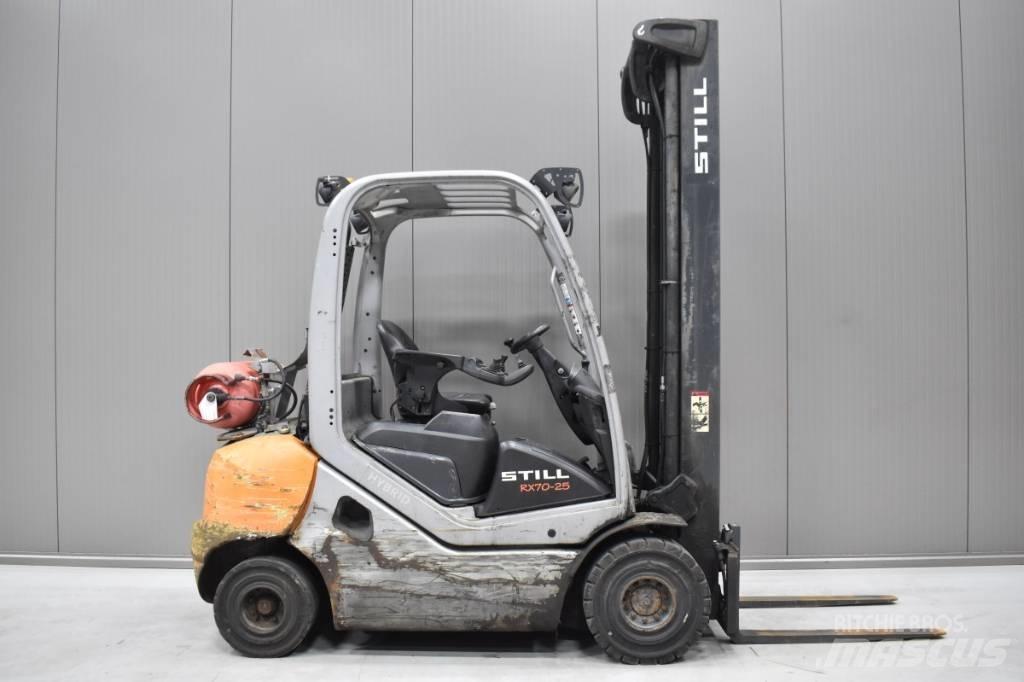 Still RX 70-25 T LPG trucks