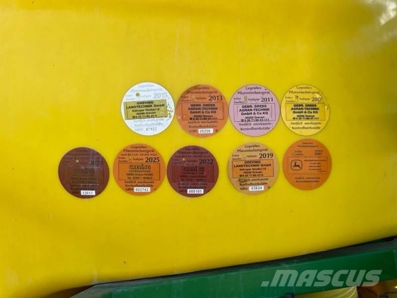 John Deere 824 Trailed sprayers