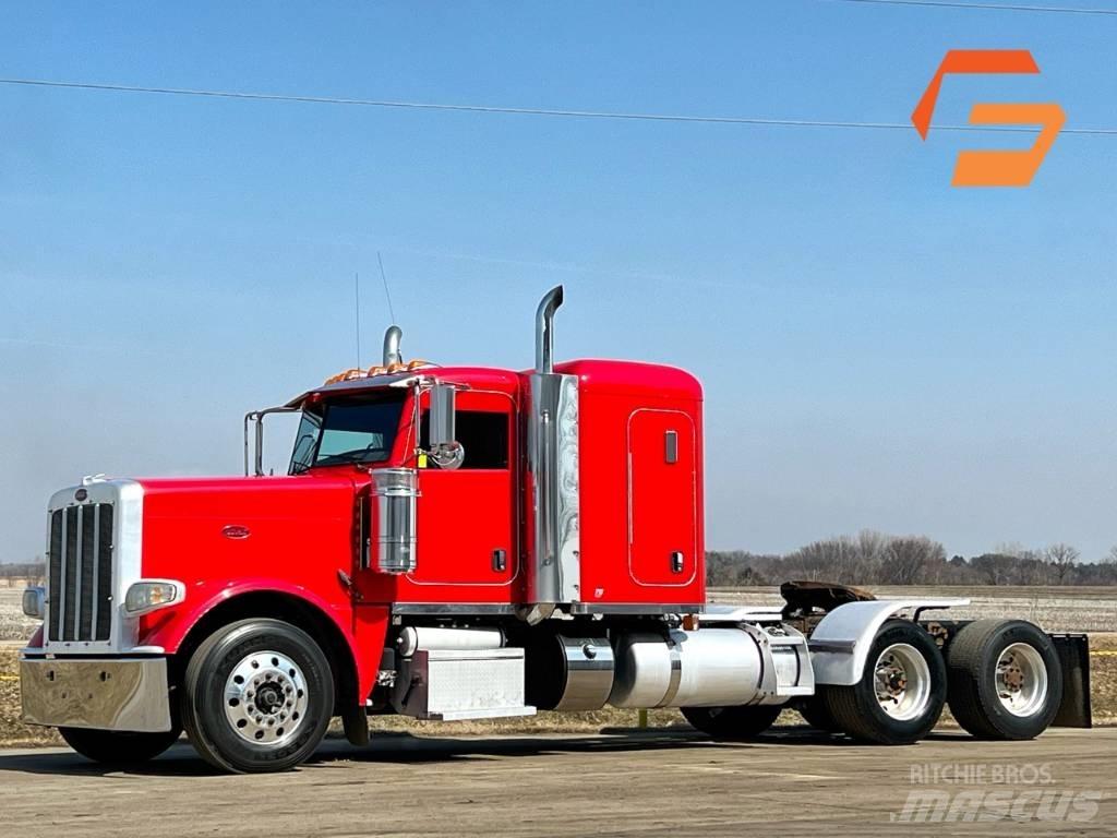 Peterbilt 388 Conventional Trucks / Tractor Trucks