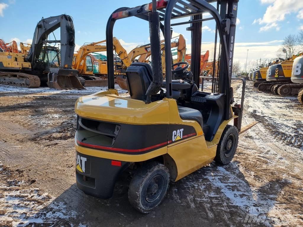 CAT DP 25 N Diesel Forklifts