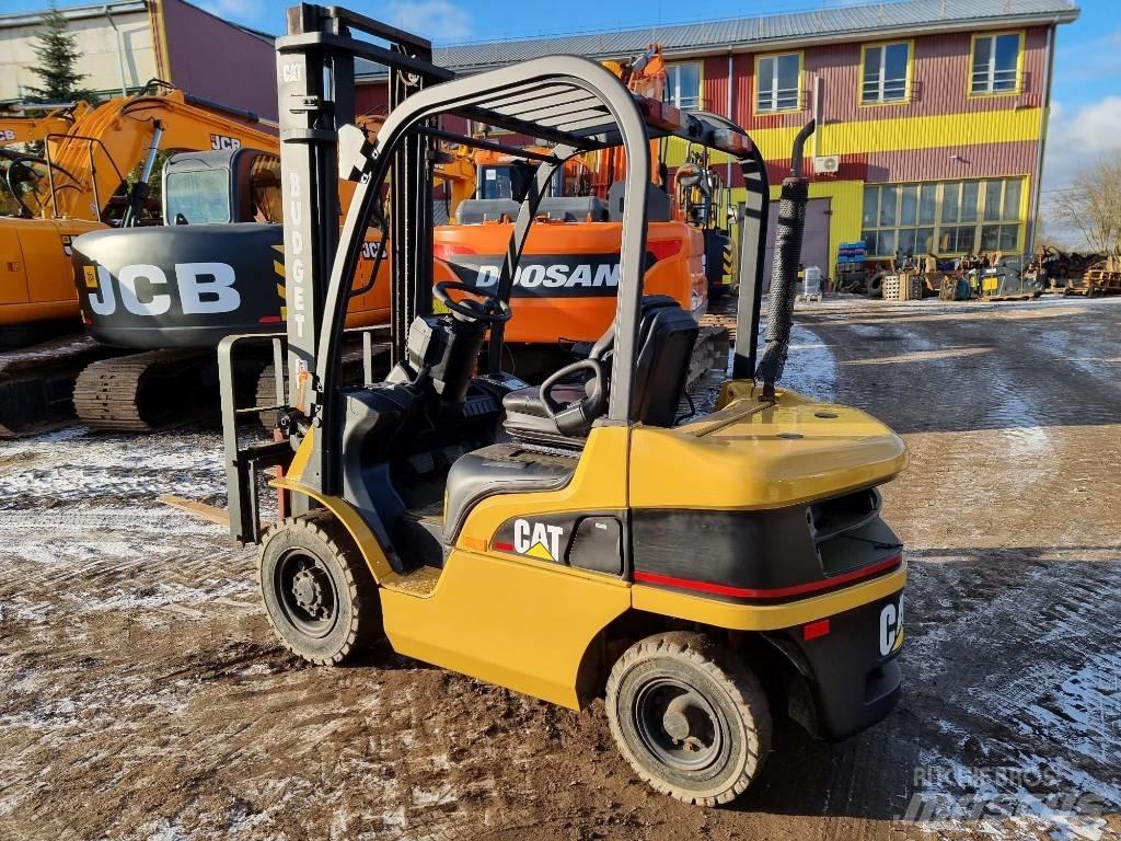 CAT DP 25 N Diesel Forklifts