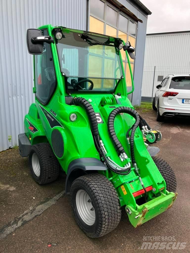 Avant 640i Skid Steer Loaders