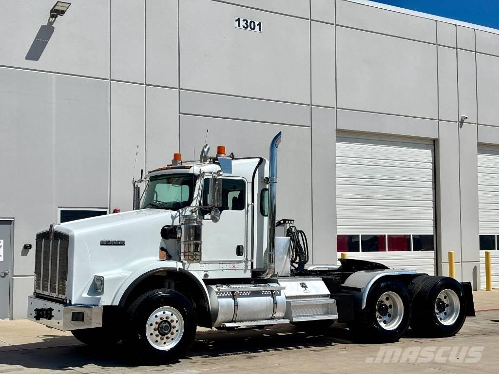 Kenworth T 800 Conventional Trucks / Tractor Trucks