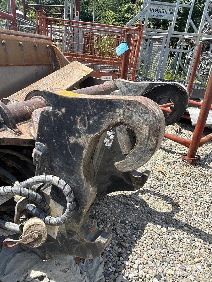 Mecalac 15MWR Buckets