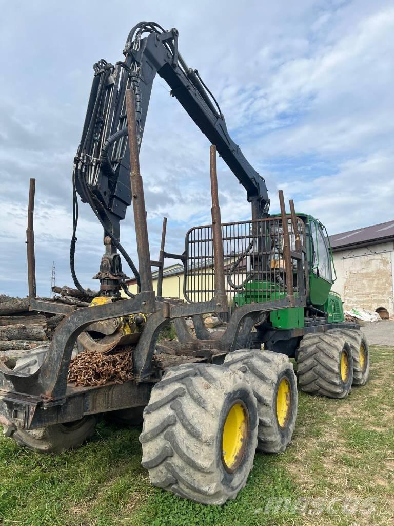 John Deere 810 E Forwarders