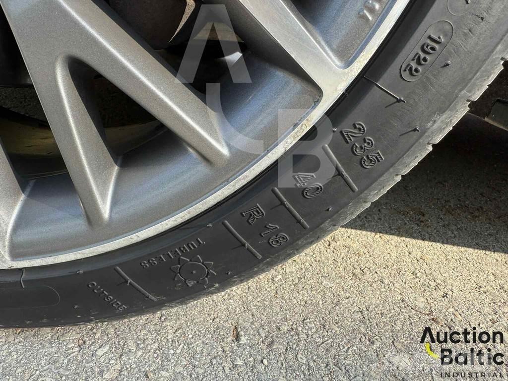 Audi A4 Automobiles / SUVS