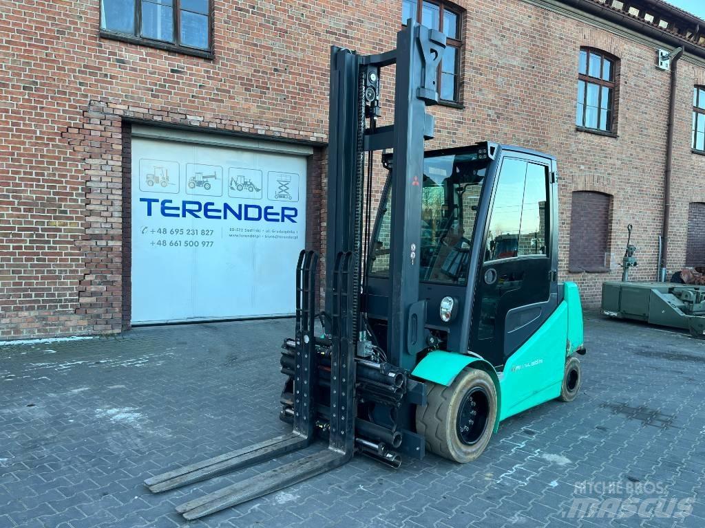 Mitsubishi FB45 Electric Forklifts