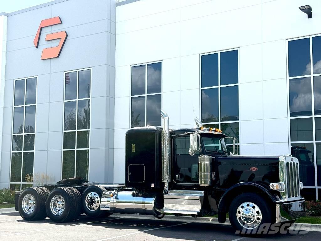 Peterbilt 389 Conventional Trucks / Tractor Trucks