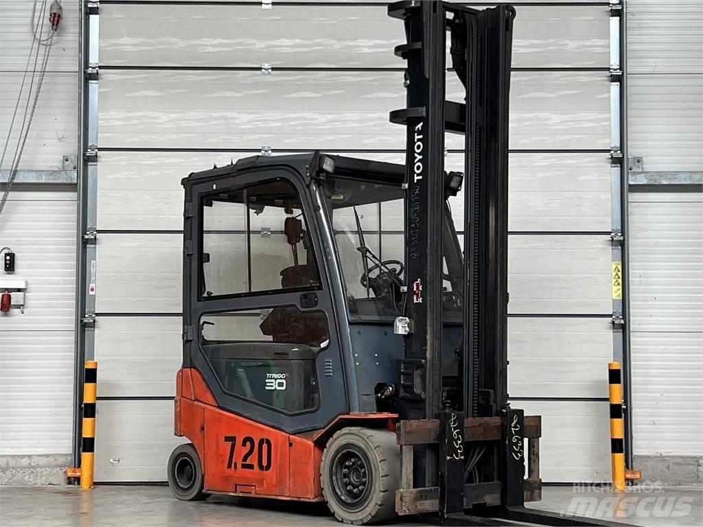Toyota 8FBMT30 Electric Forklifts