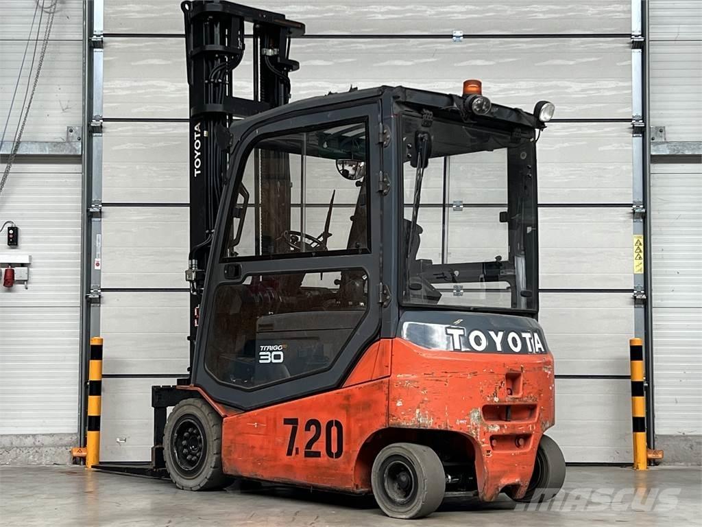 Toyota 8FBMT30 Electric Forklifts