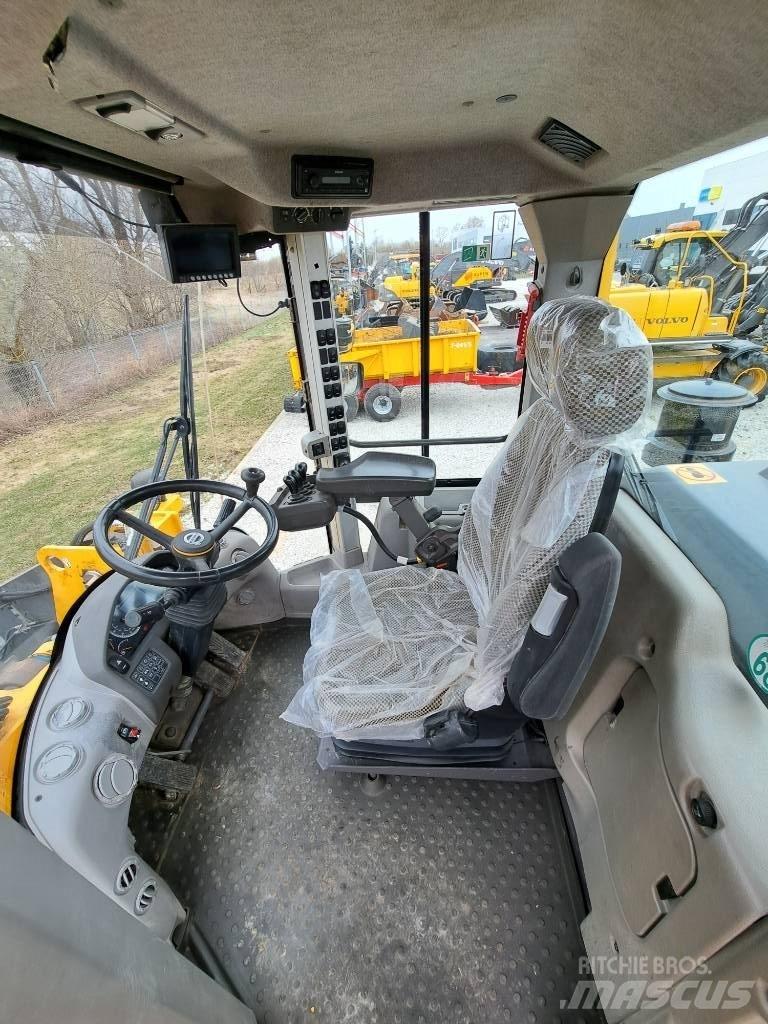 Volvo L110H Wheel Loaders