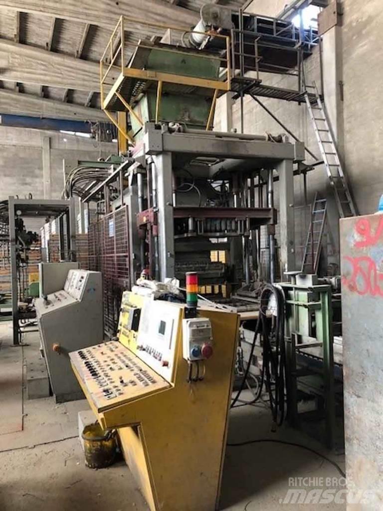 Henke Variant Concrete Block Machines