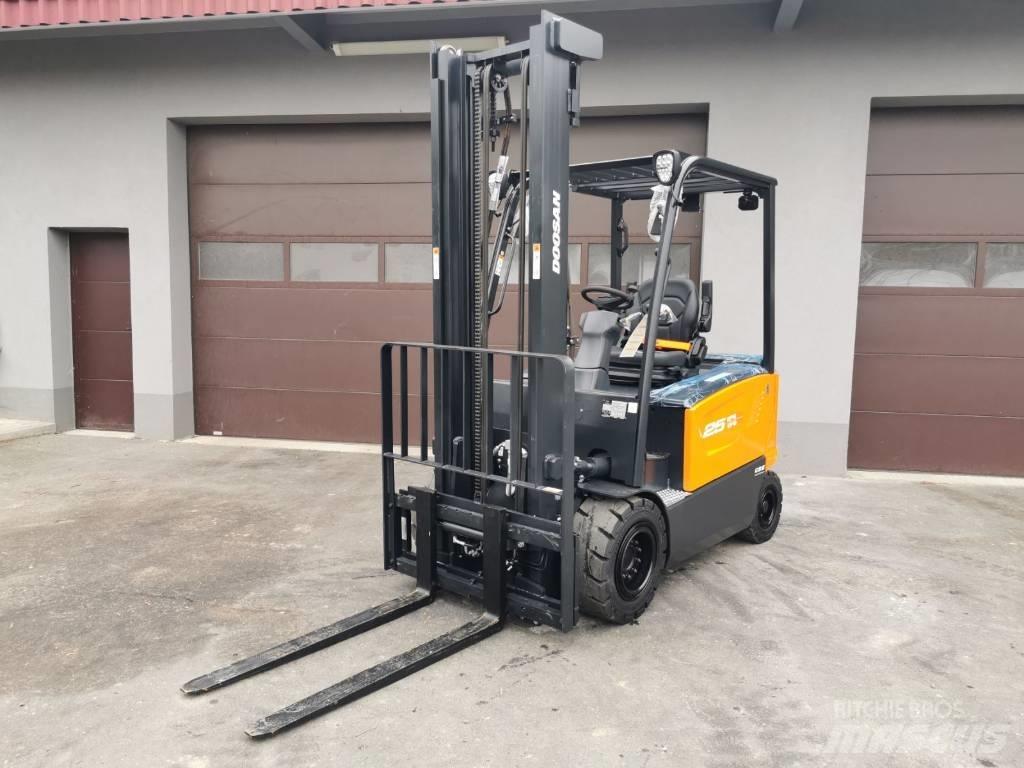 Doosan B25S-7 Electric Forklifts