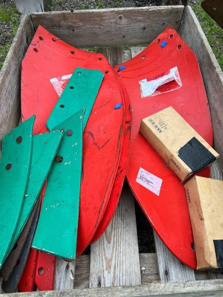 Kverneland modell E Reversible ploughs