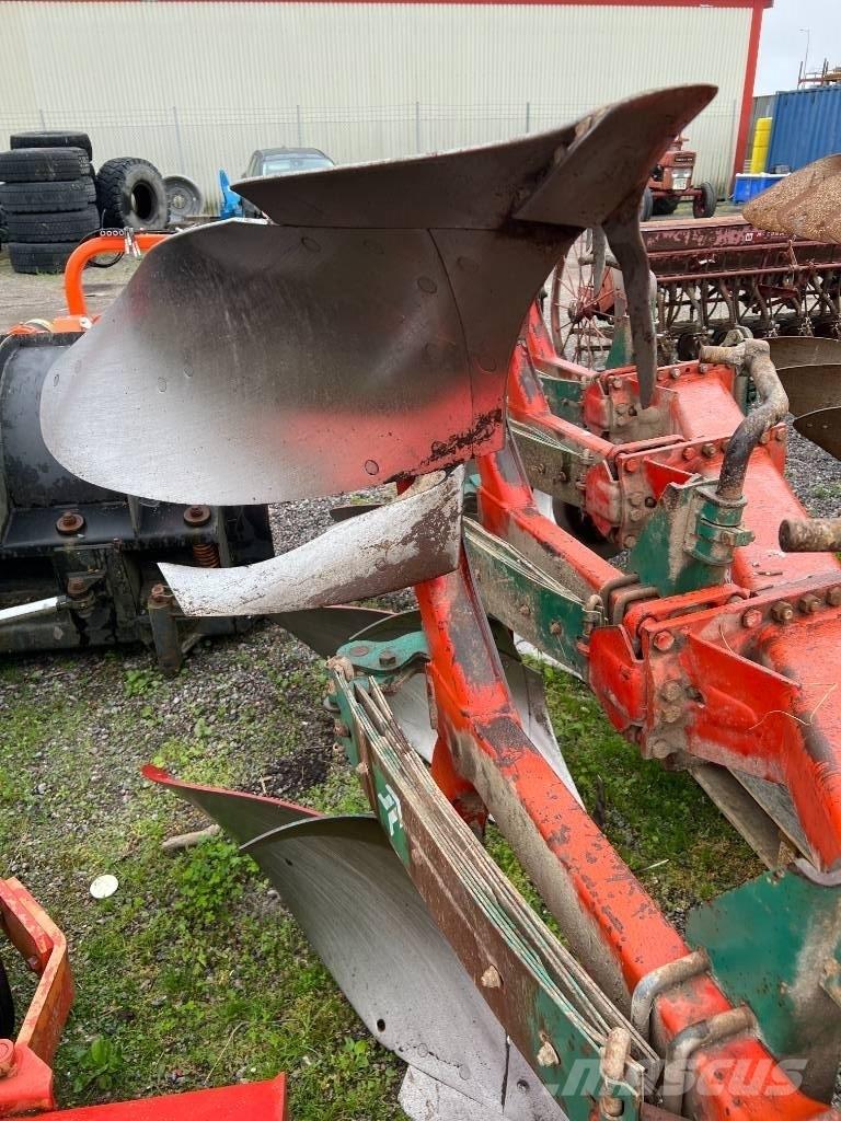 Kverneland modell E Reversible ploughs