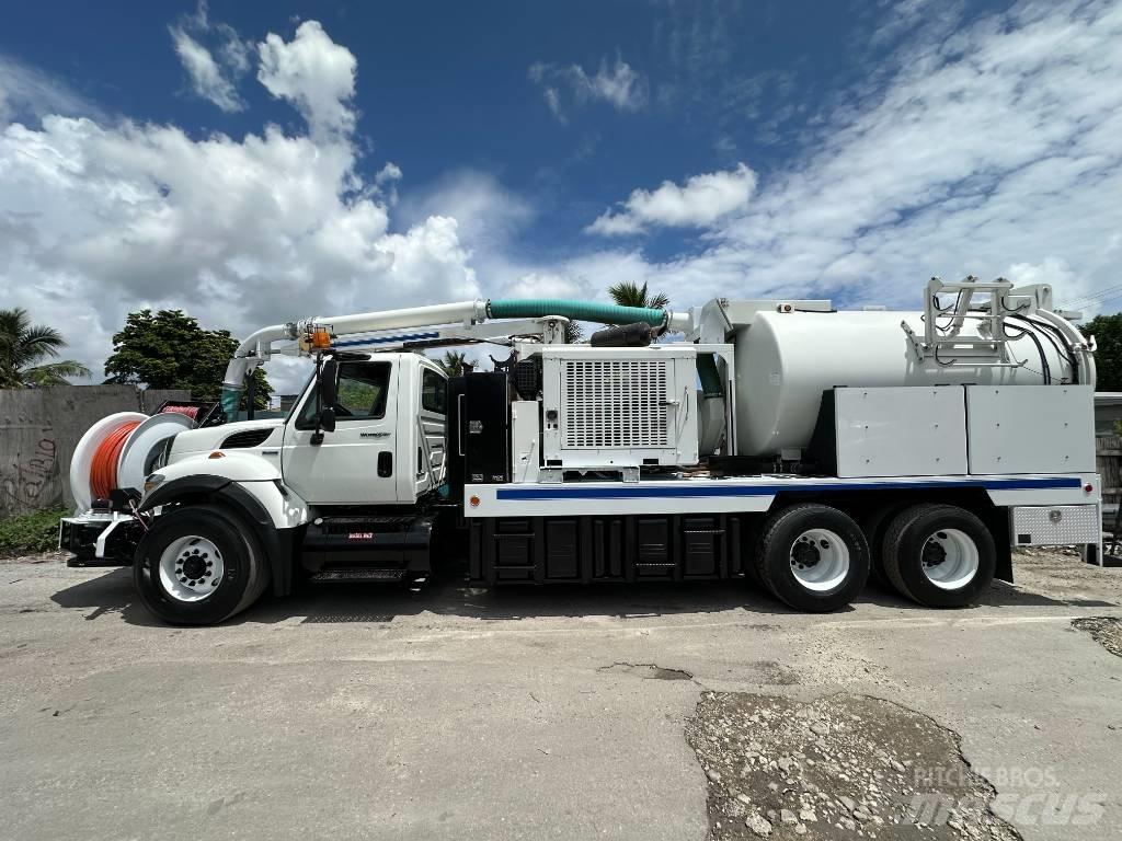International 7400 Vacuum Trucks