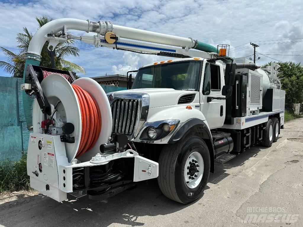 International 7400 Vacuum Trucks