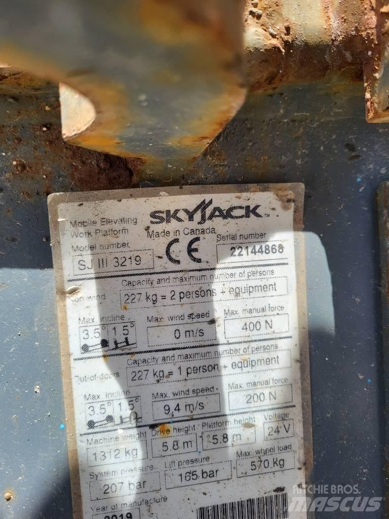 SkyJack 32/19 Scissor Lifts