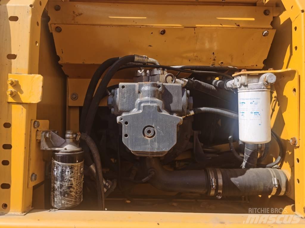 Komatsu PC 220-7 Crawler Excavators