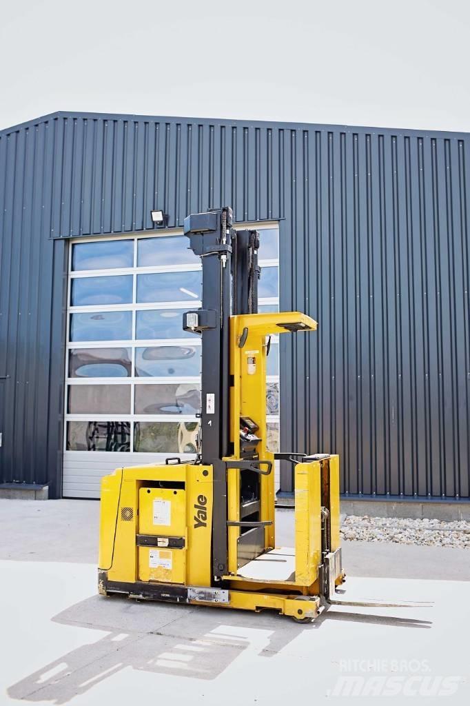 Yale MO10E High lift order picker