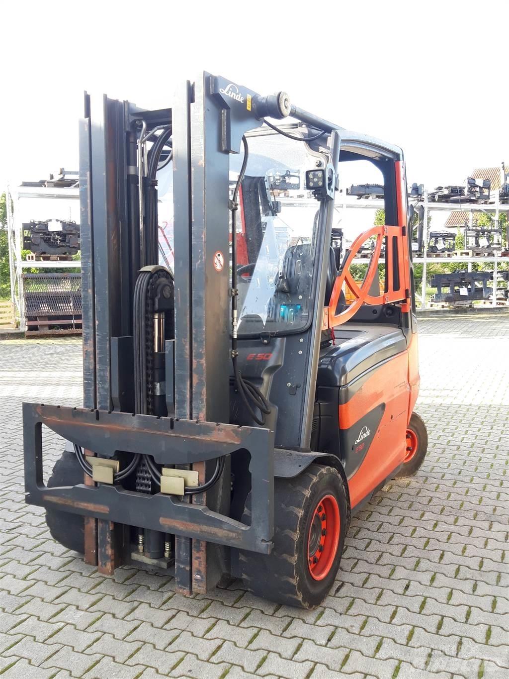 Linde E50HL Electric Forklifts