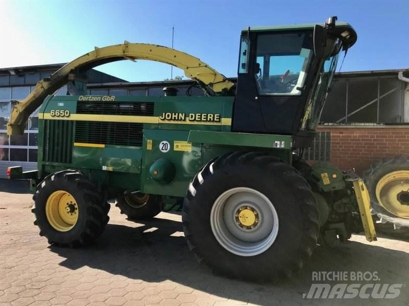 John Deere 6650 Forage Harvester