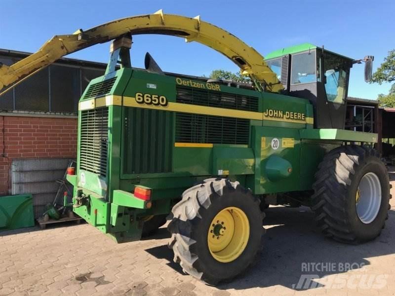 John Deere 6650 Forage Harvester