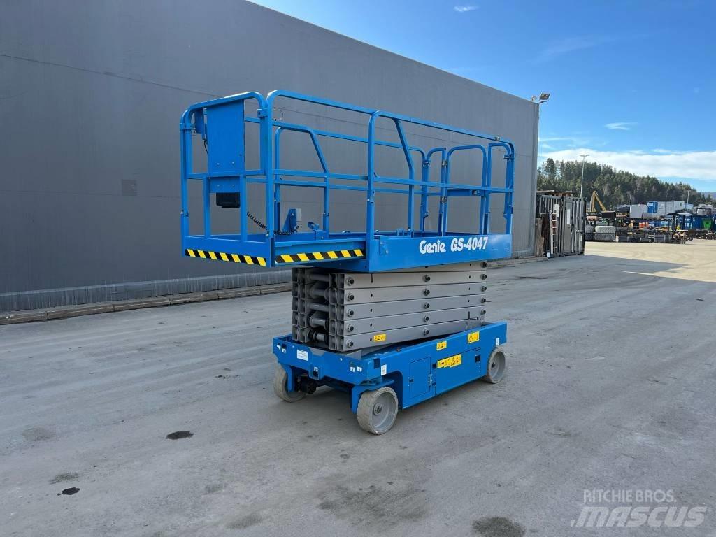 Genie GS 4047 Scissor Lifts