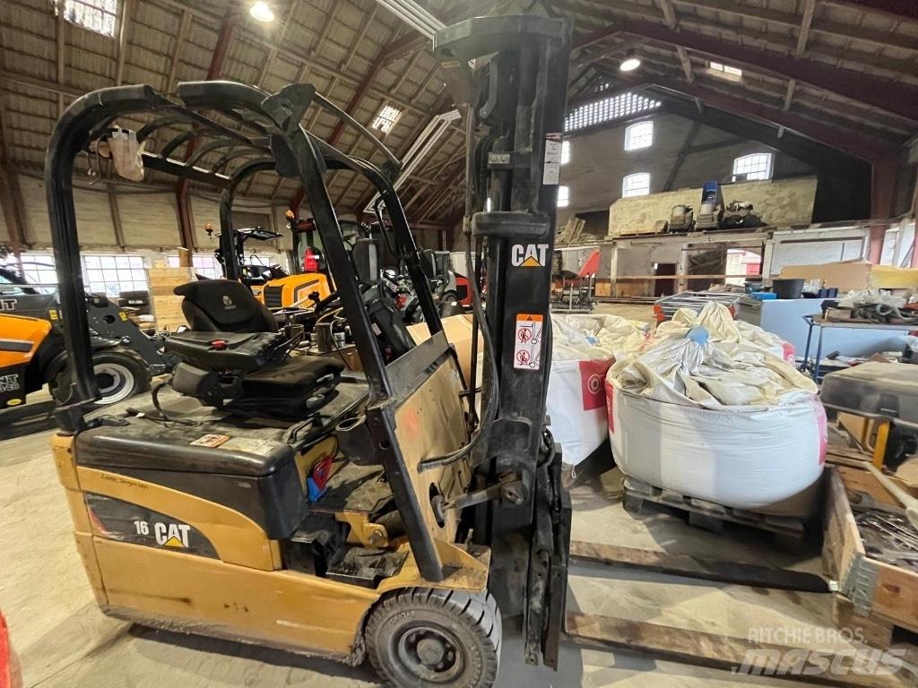 CAT EP 16 Electric Forklifts