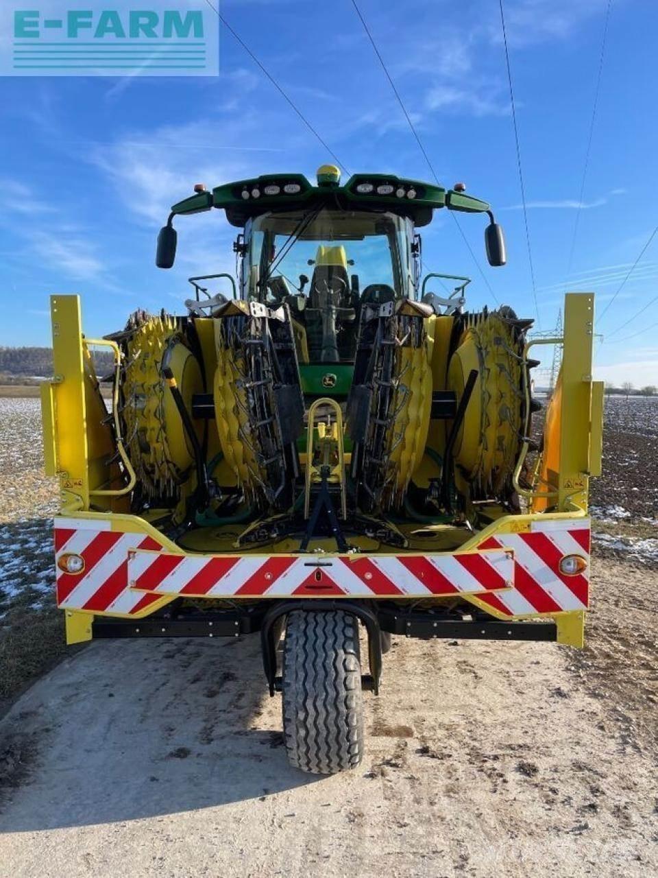 John Deere 8700i Self-propelled foragers