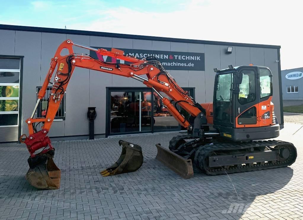 Doosan DX 85 R Mini excavators  7t - 12t