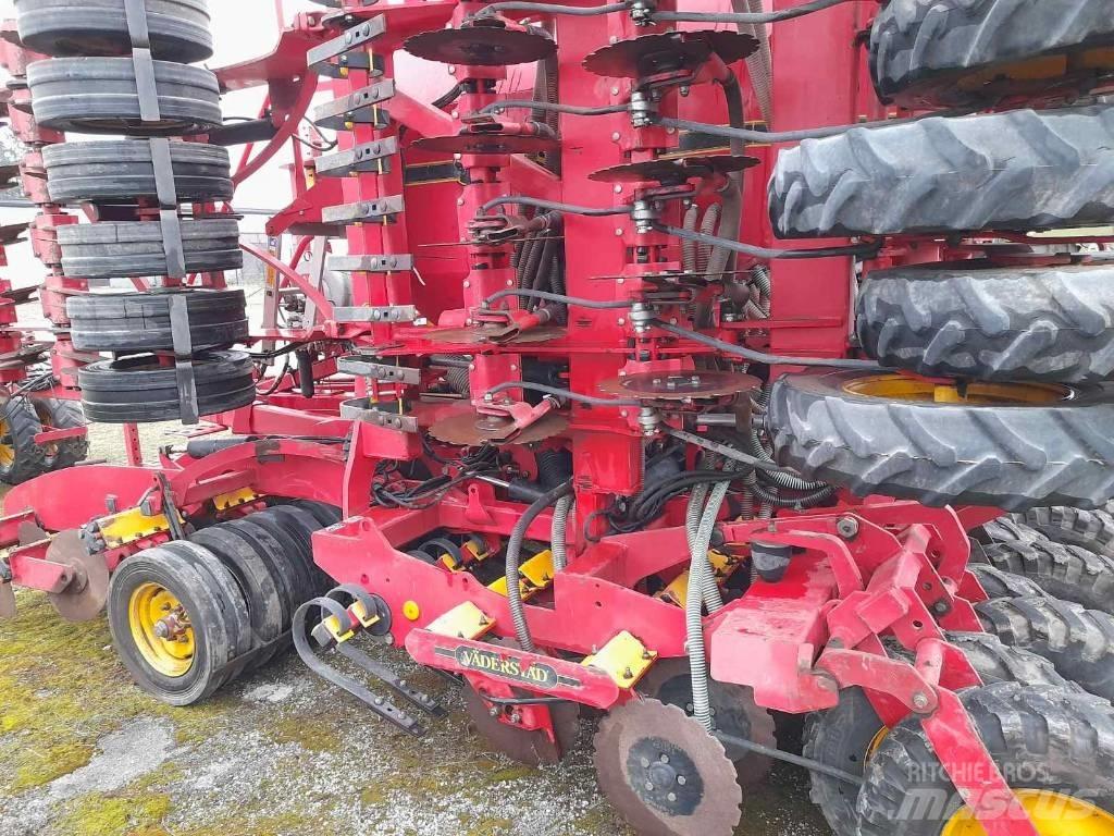 Väderstad RapidA600S Farm Drills