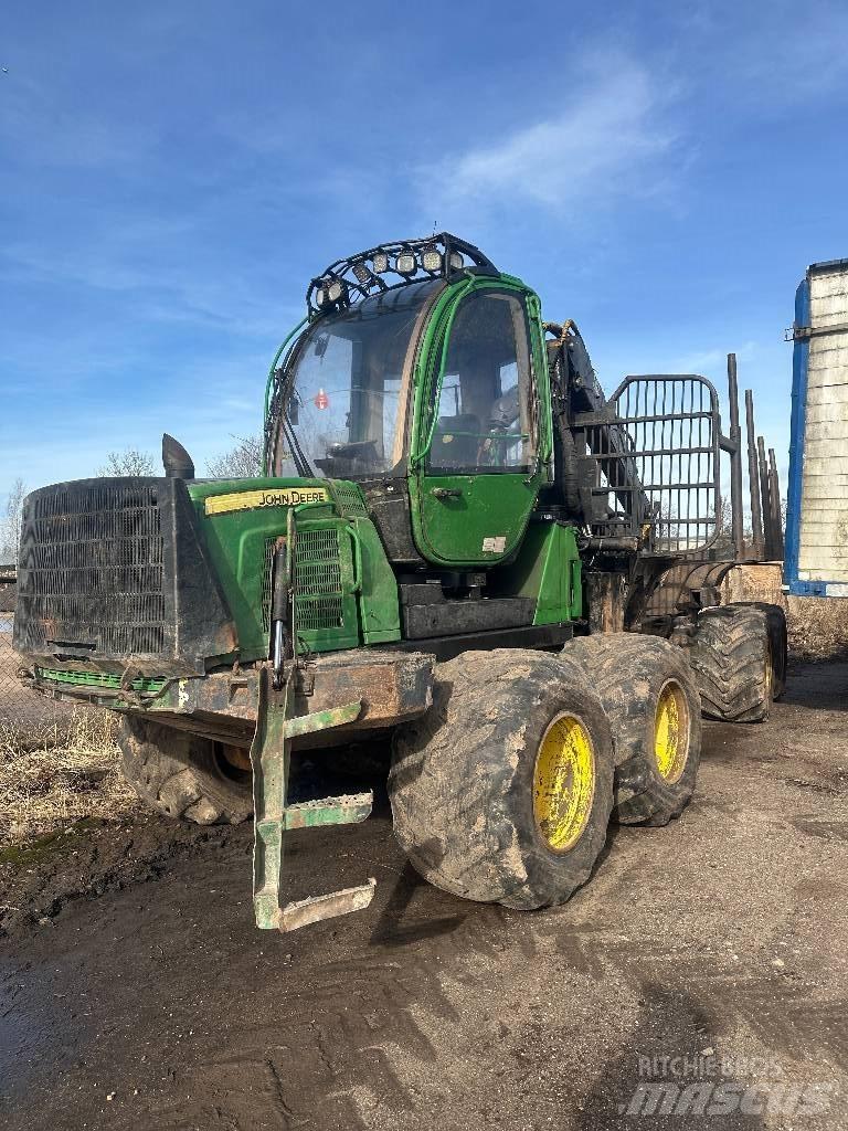 John Deere 1010 E Forwarders