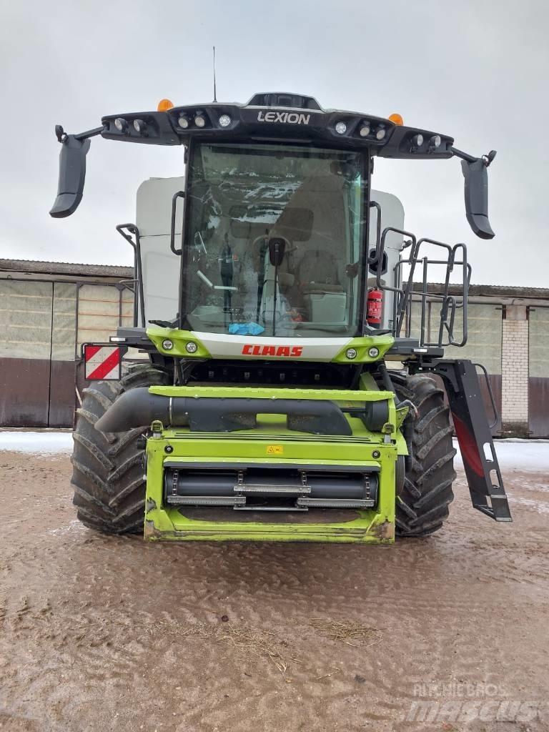 CLAAS Lexion 6800 Combine Harvesters