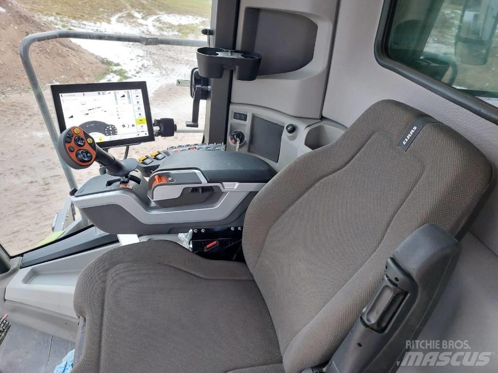 CLAAS Lexion 6800 Combine Harvesters
