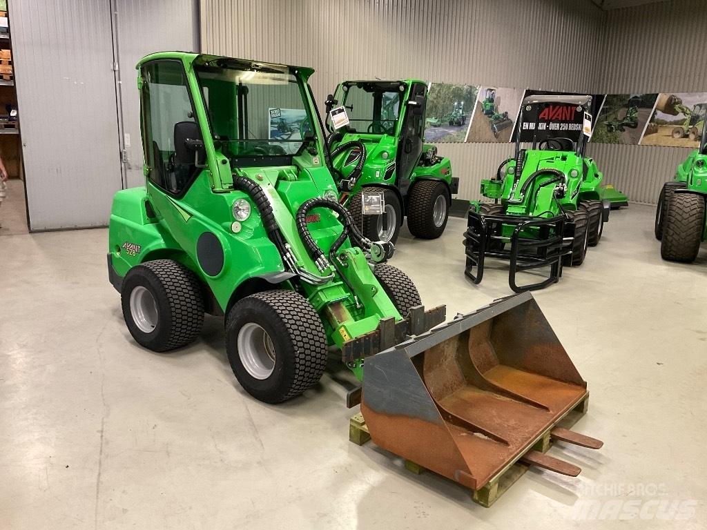 Avant 528 Multi purpose loaders