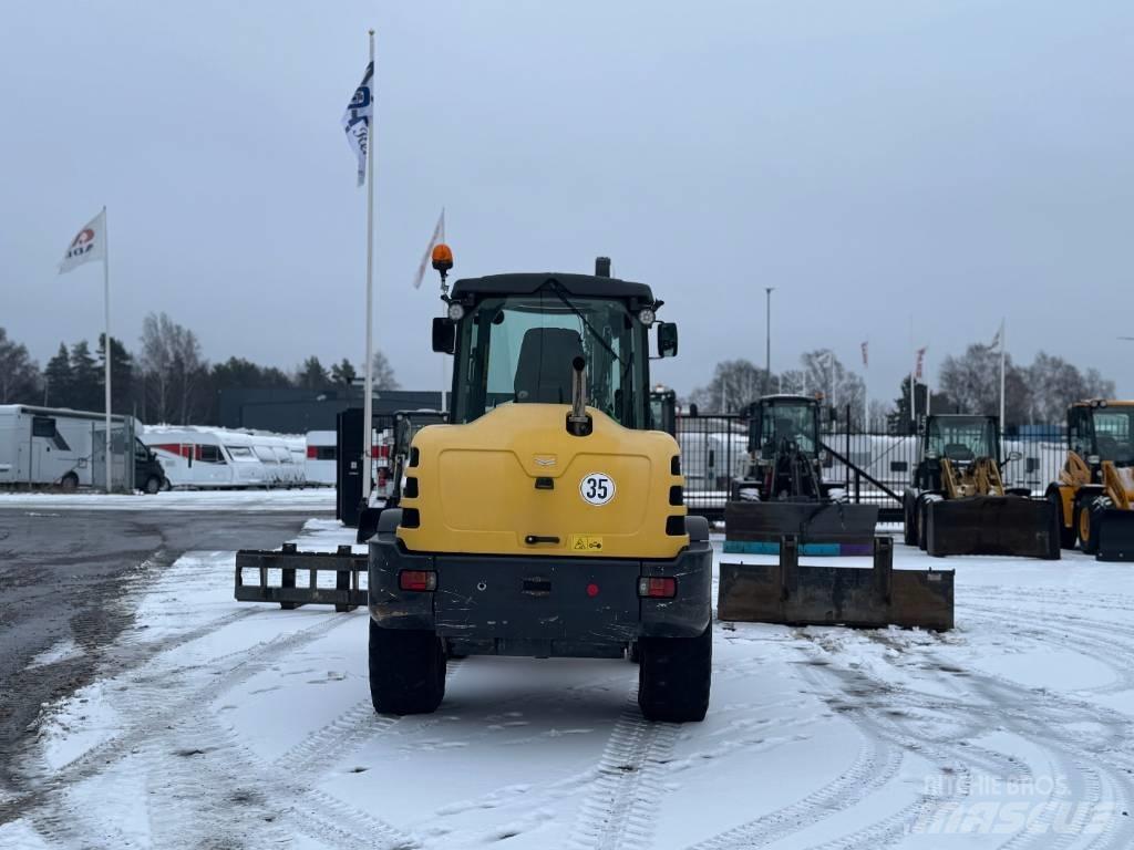 Yanmar V 120 Wheel Loaders