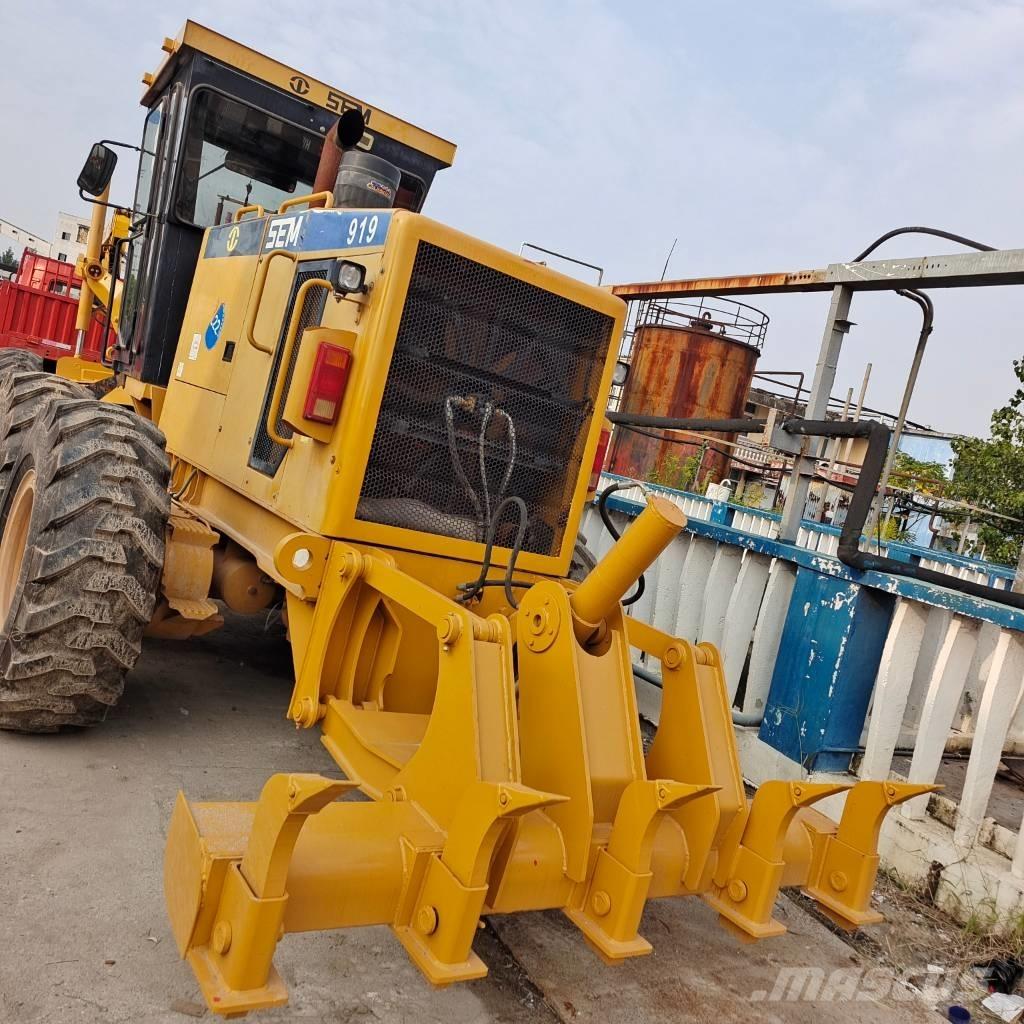 SEM 919 Motor Graders