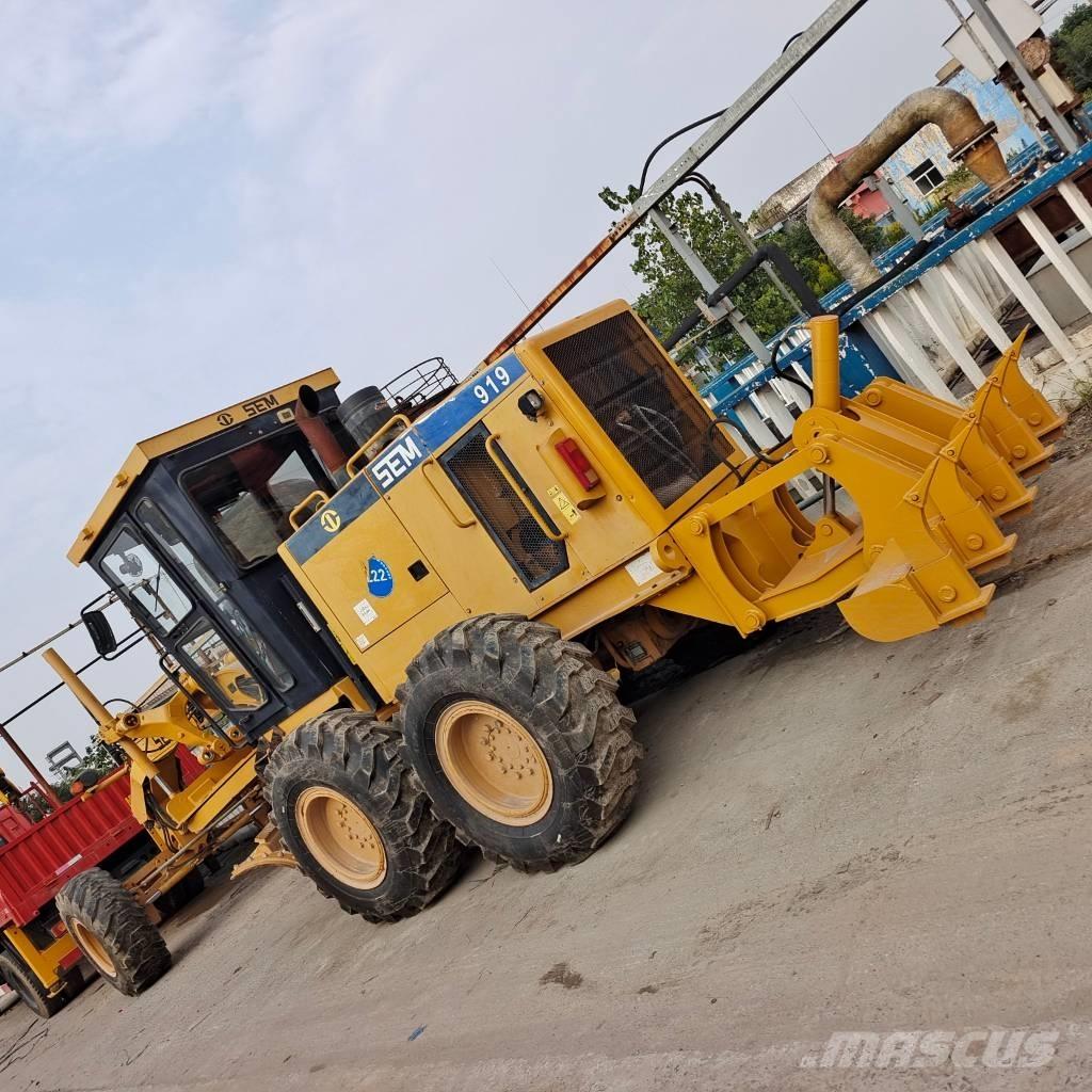 SEM 919 Motor Graders