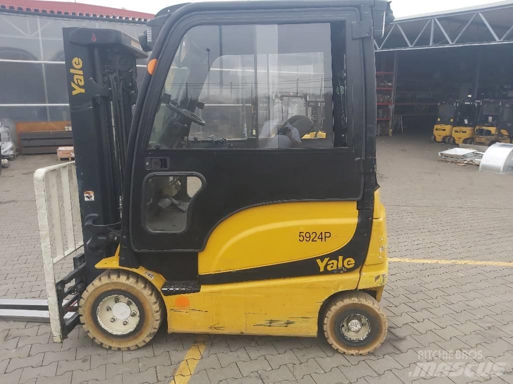 Yale ERP25VL Electric Forklifts