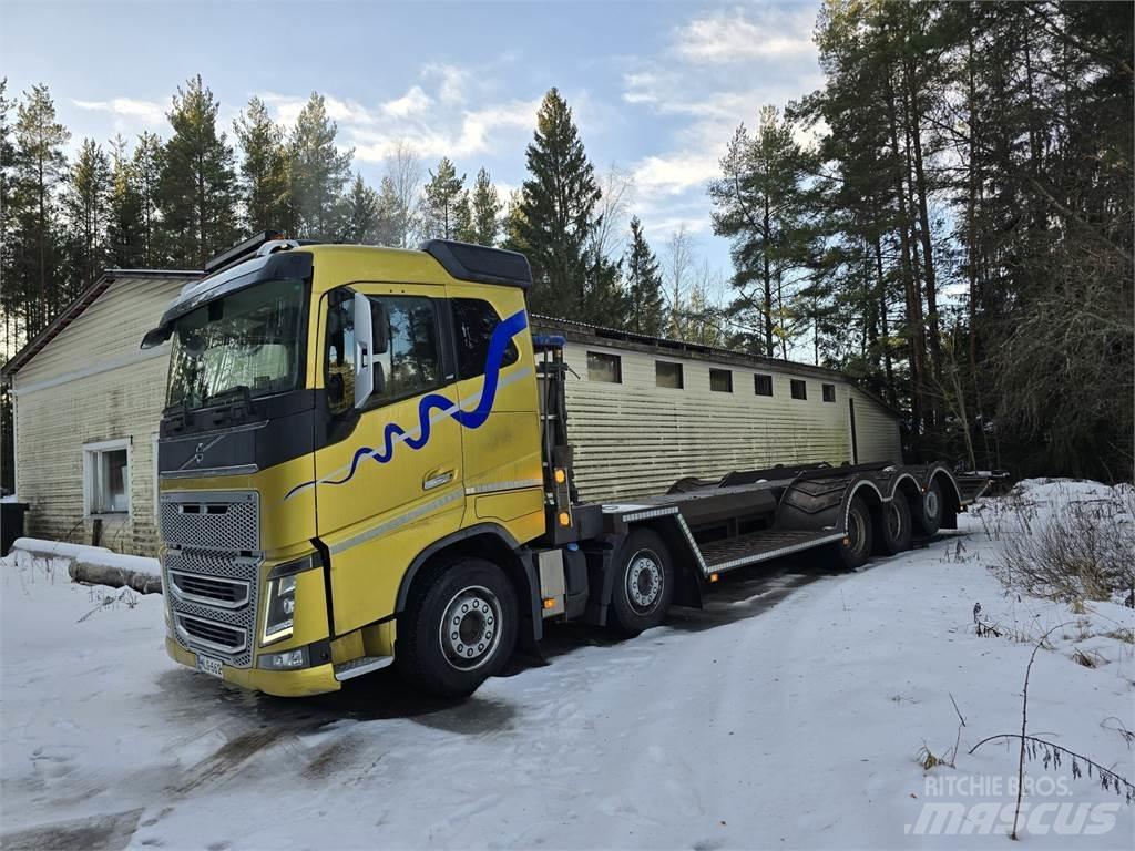Volvo FH 16 750 Forest machine transport trucks