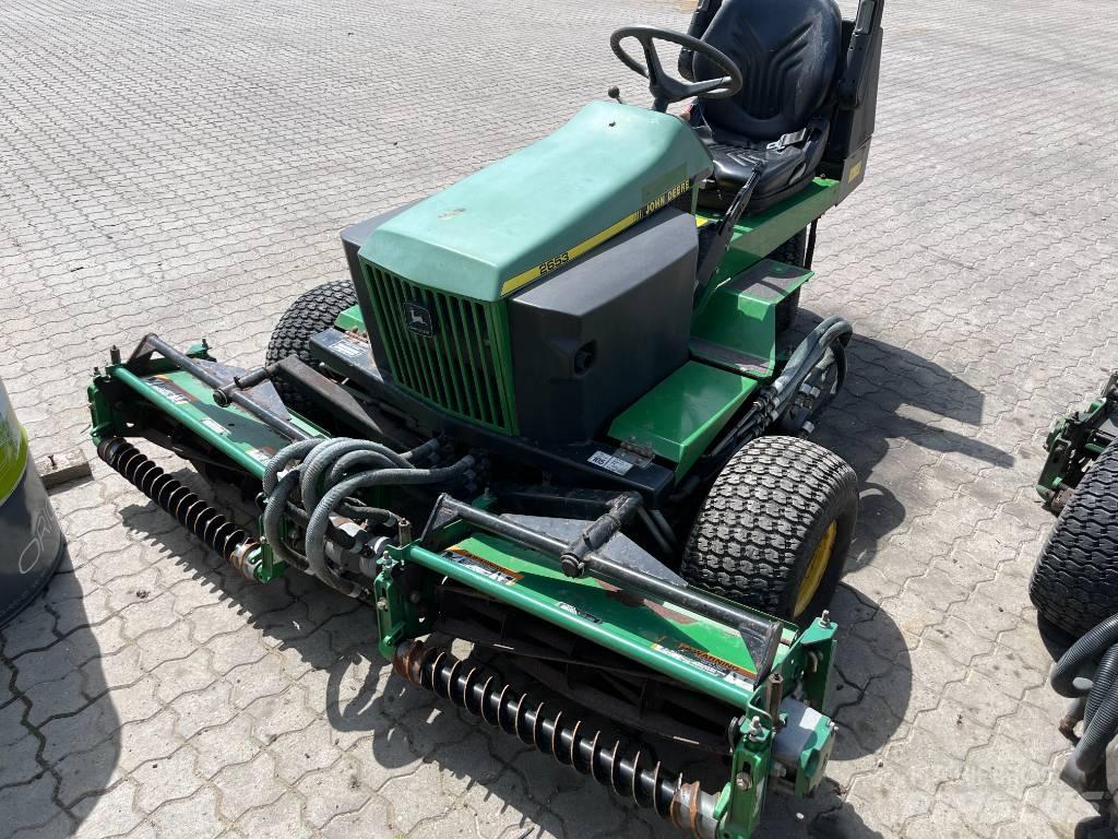 John Deere 2653 Riding mowers