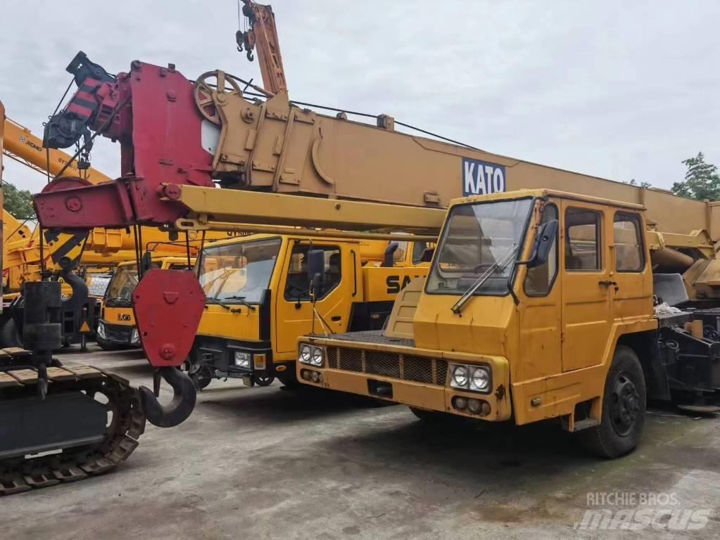 Kato 250 Mobile and all terrain cranes