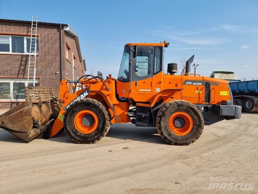 Doosan DL 200 Wheel Loaders