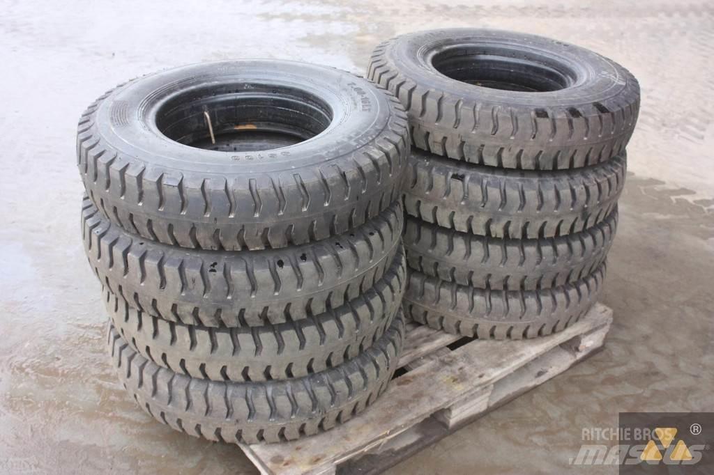  Onbekend 7.00-16LT Tires, wheels and rims